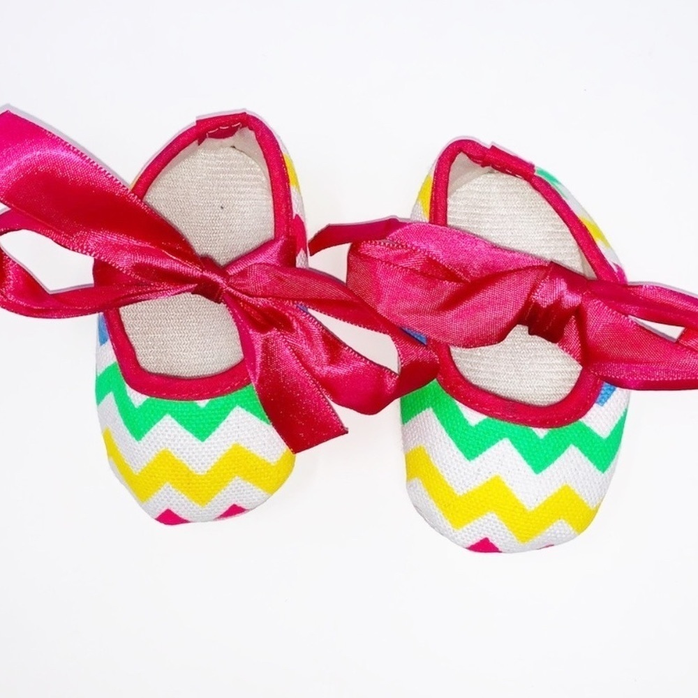 NEW Newborn Baby Girls Crib Shoes Rainbow